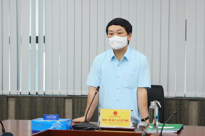 Bộ trưởng, Chủ nhiệm Hầu A Lềnh làm việc với Trung tâm Thông tin